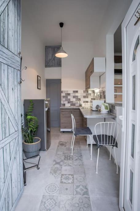 Cozy Studio With Air Condition Freshly Renovated 布达佩斯 外观 照片